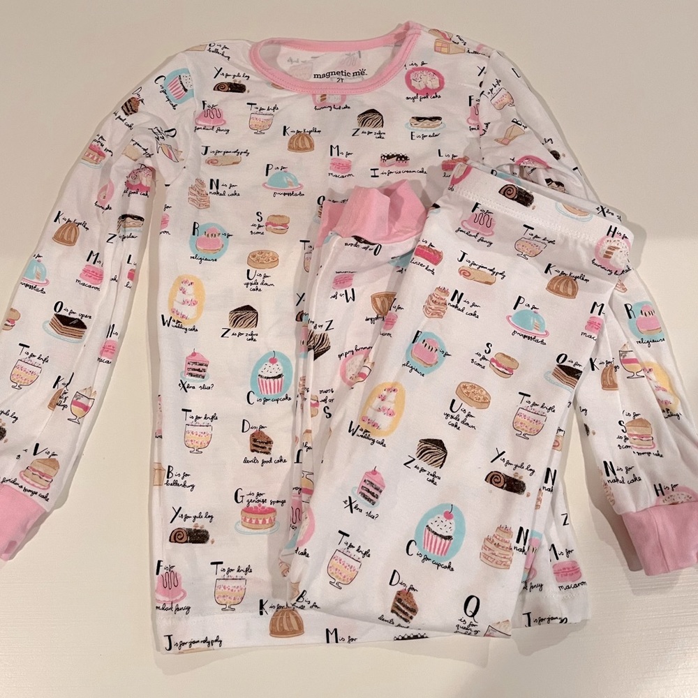 Magnetic Me Pajamas 🍰